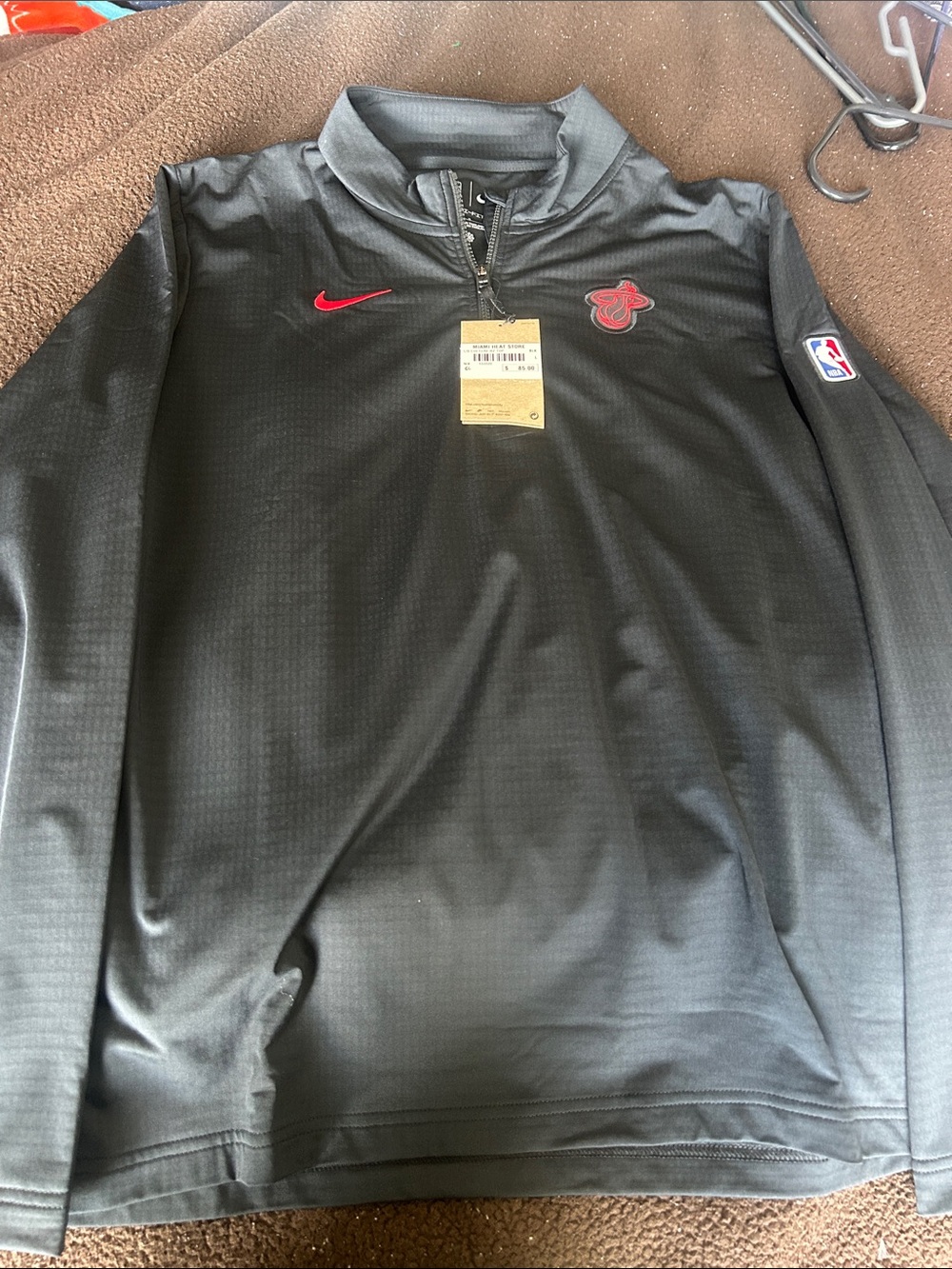 Miami Heat Nike Black Lightweight Quarter Zip sweater NWT. Slim fit style.